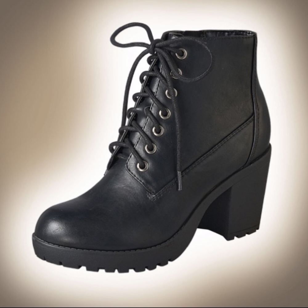 Soda shoes black boots